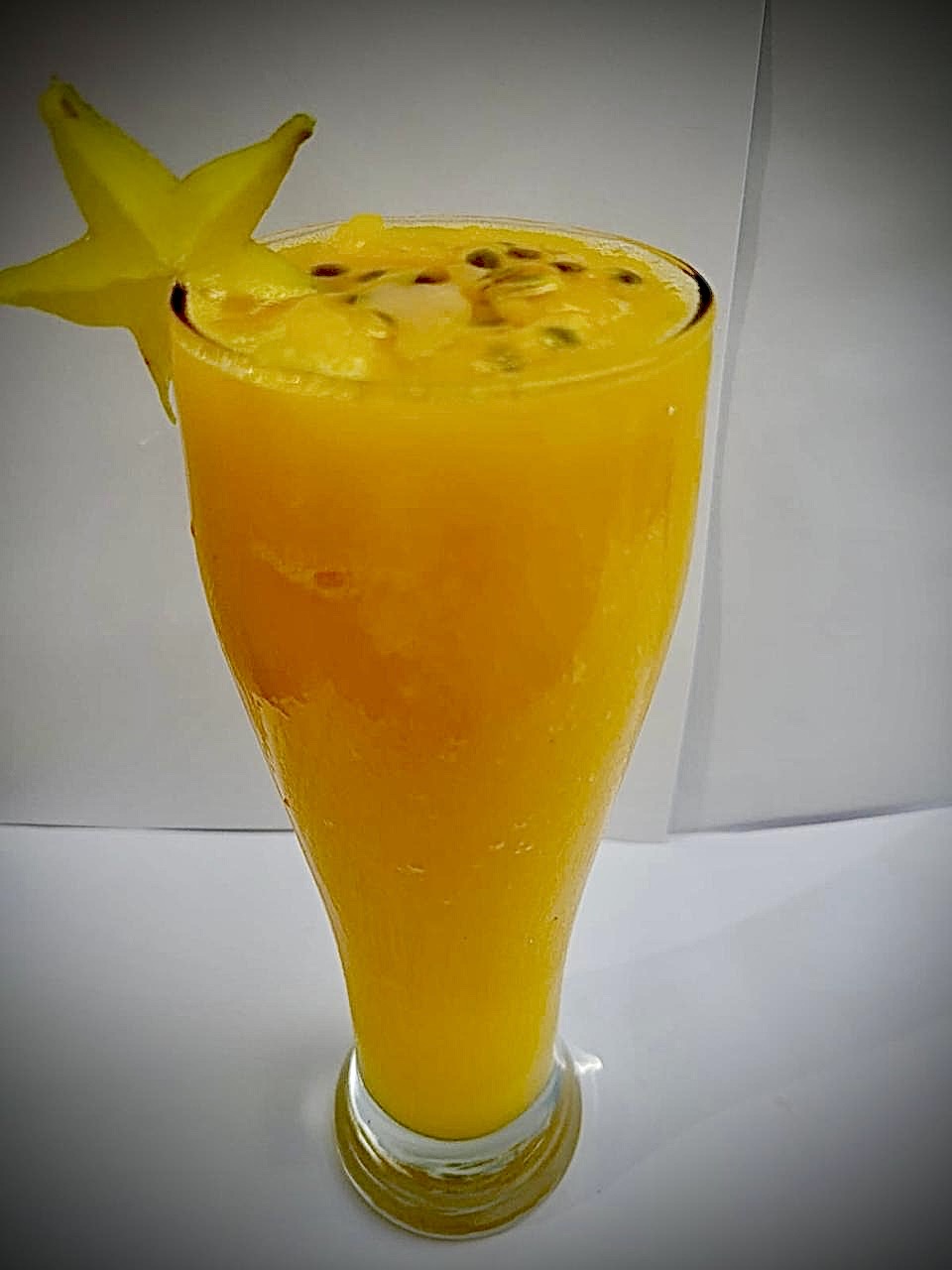 Jugo natural en agua