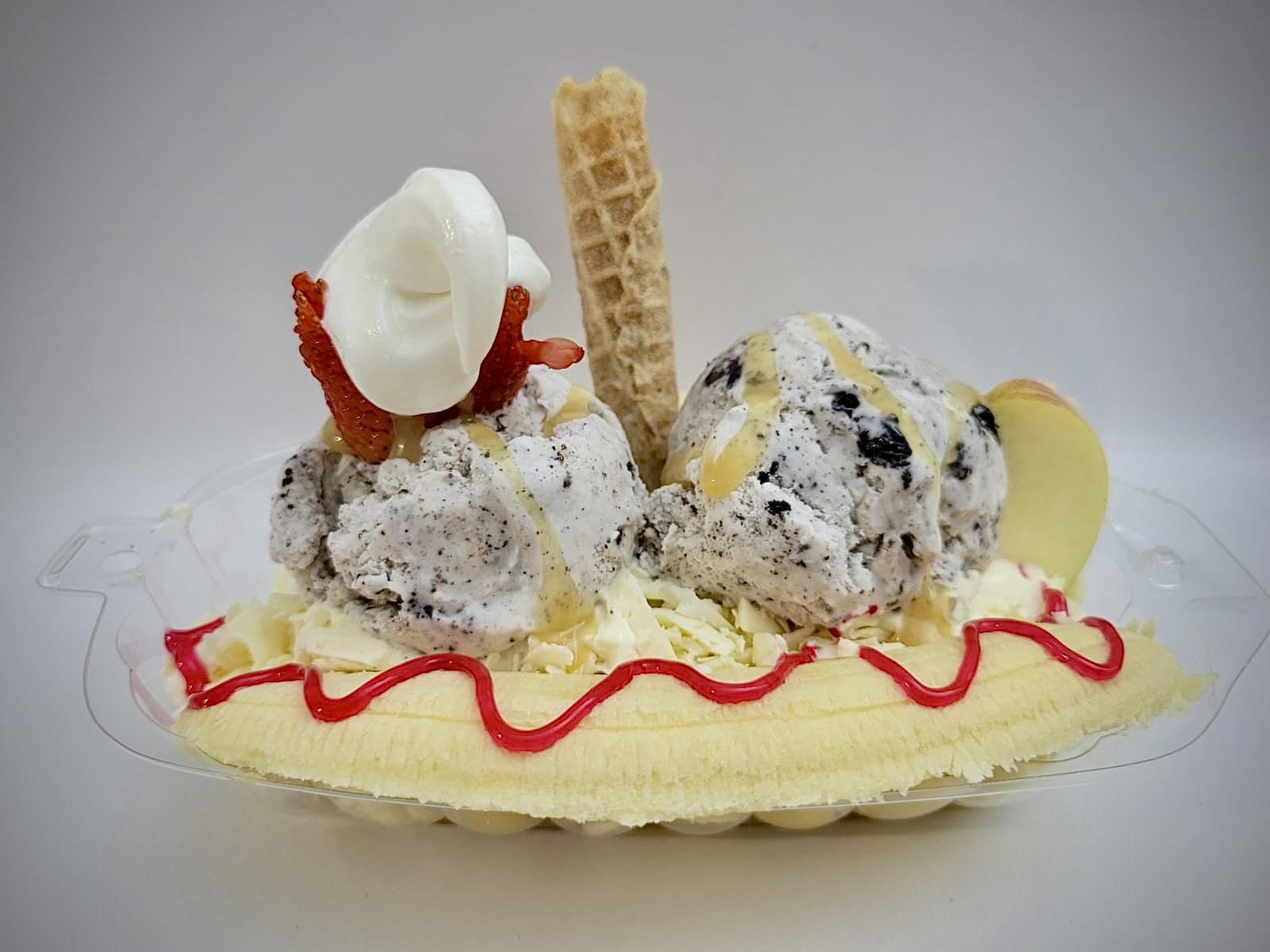Banana Split con helado y toppings